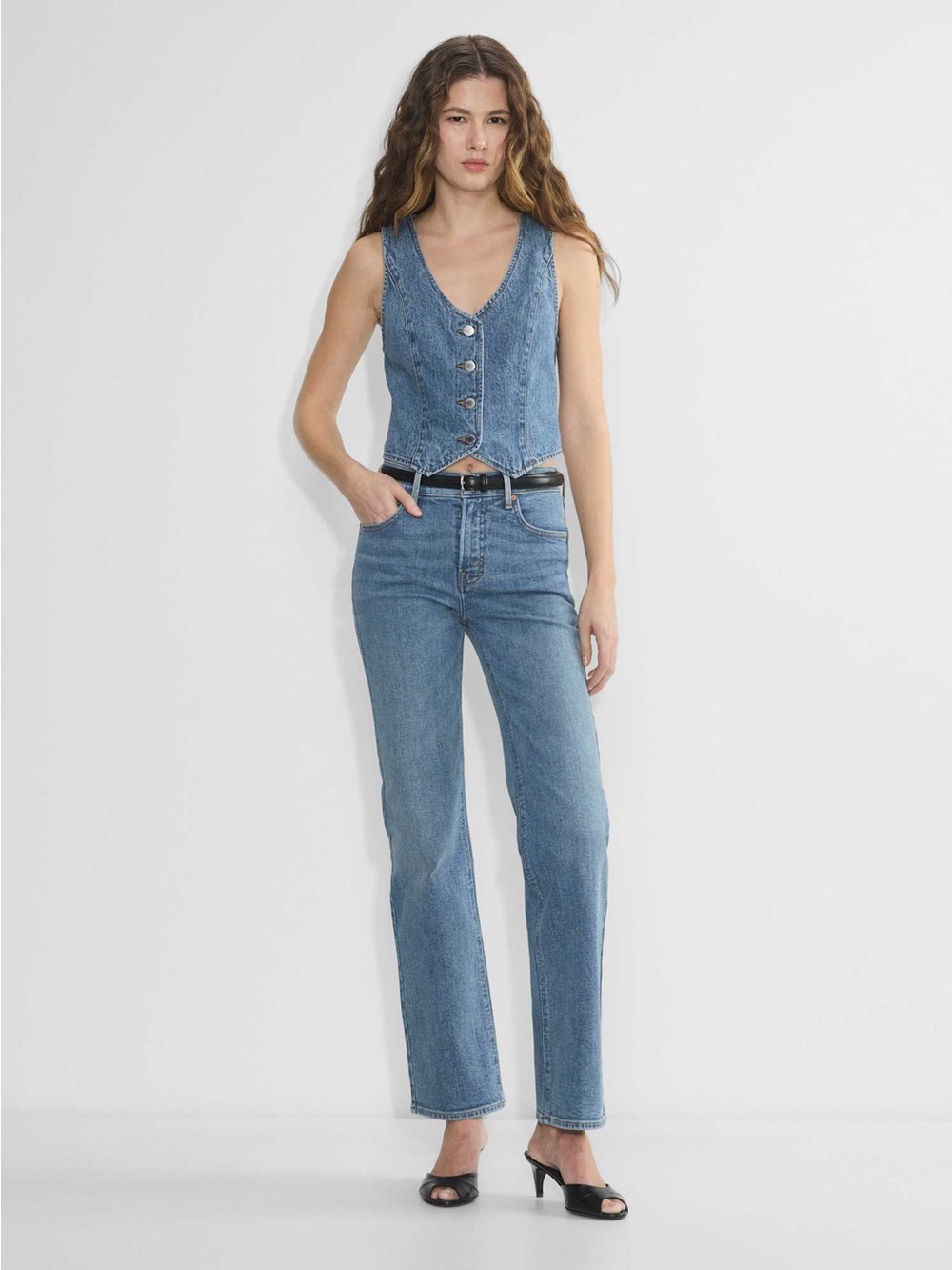Aritzia Denim Forum The ‘90s Snatched Mid-Rise Straight Jeans, blue size 26